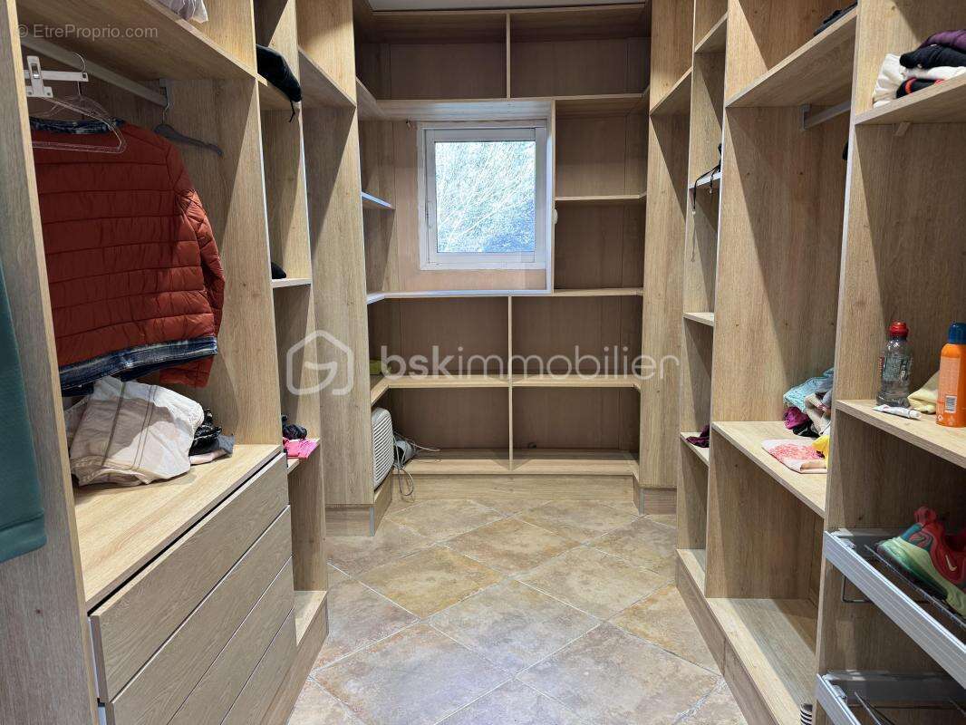 À chateauvert (83670) propriété d’exception de 570 m² avec deux appartements indépendants, piscine, grand terrain et accès à la  - photo 16