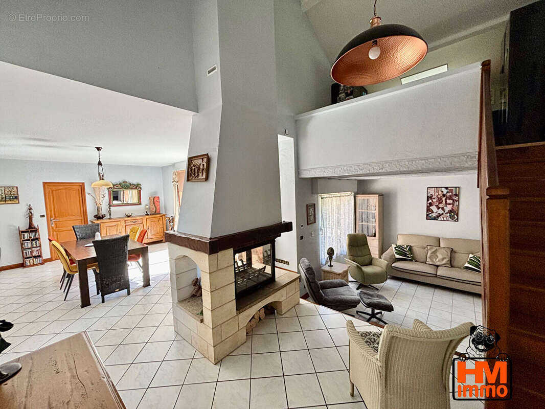 Maison à SAINT-JUST-LE-MARTEL