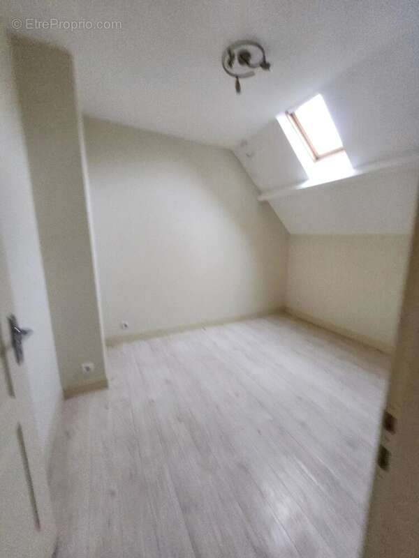 Maison à SAINT-JUNIEN