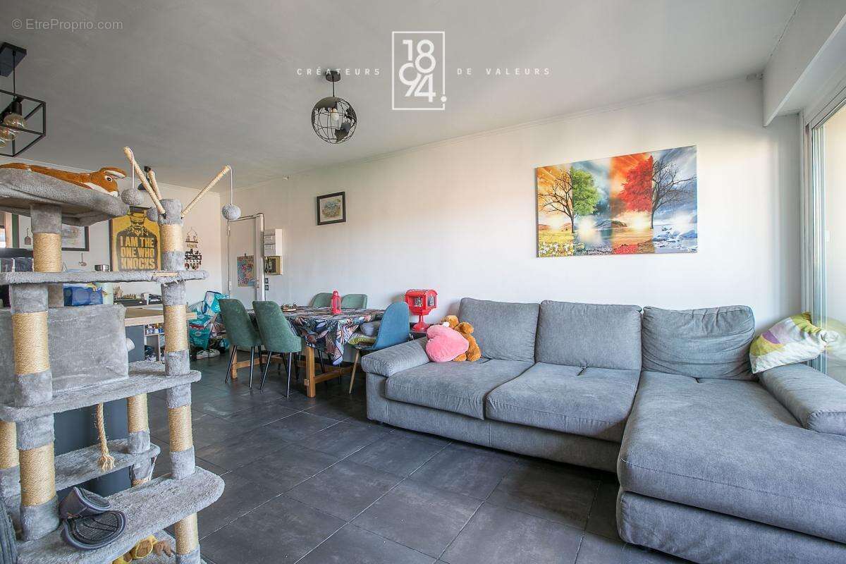 Appartement à MARSEILLE-4E