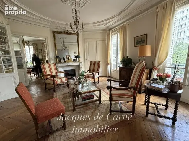 Appartement à PARIS-16E