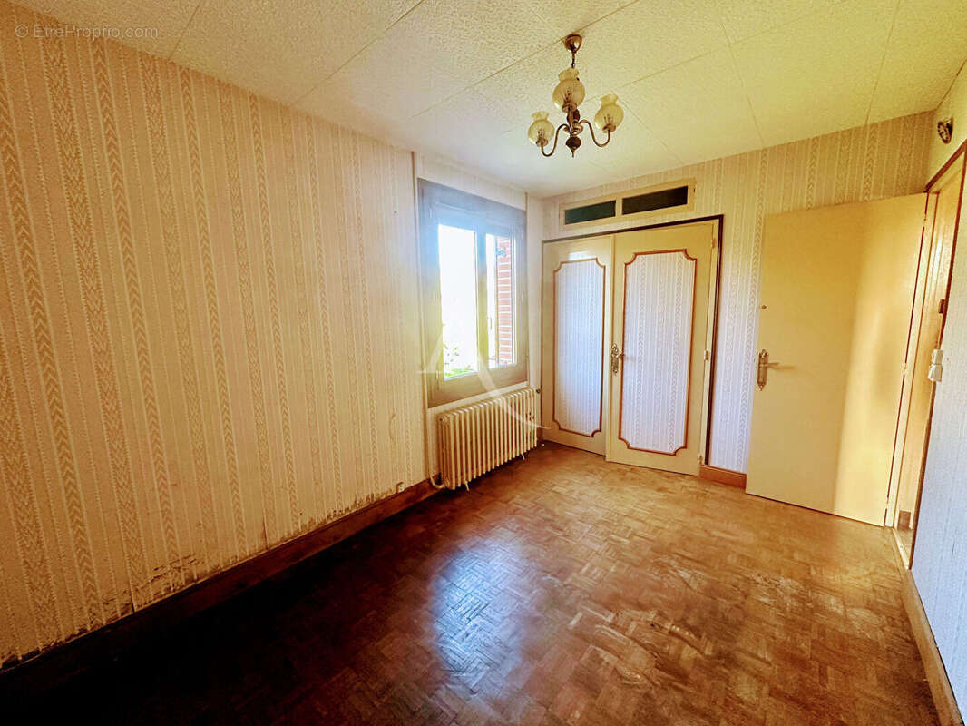 Maison à SAINT-JEAN-DE-BRAYE