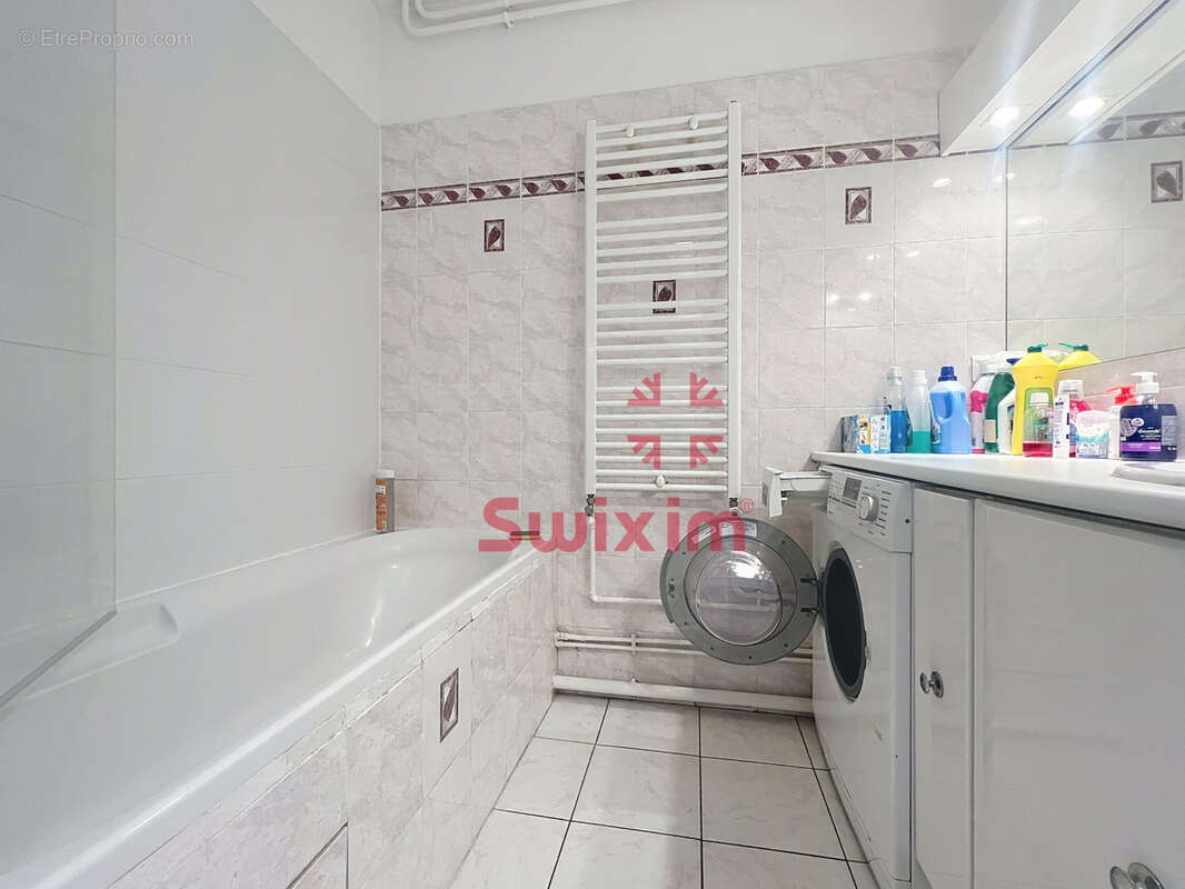 Appartement à COURBEVOIE