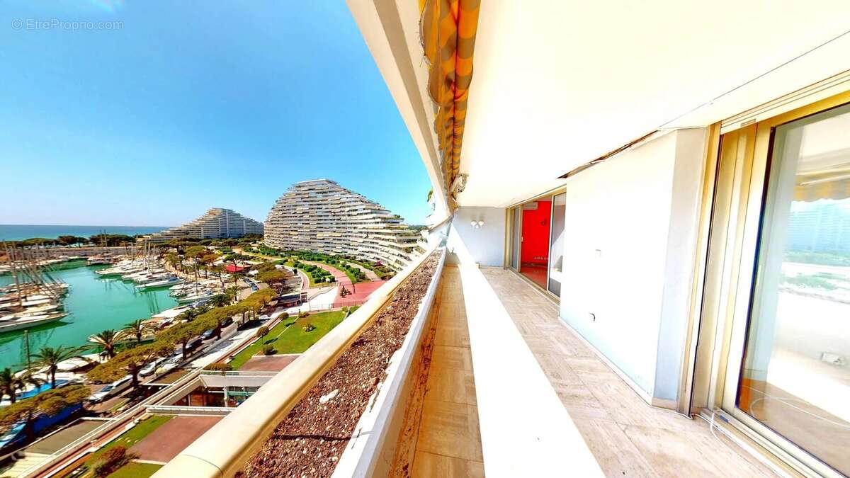 Appartement à VILLENEUVE-LOUBET