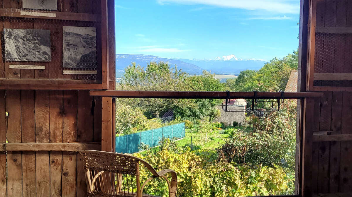 Maison à INJOUX-GENISSIAT