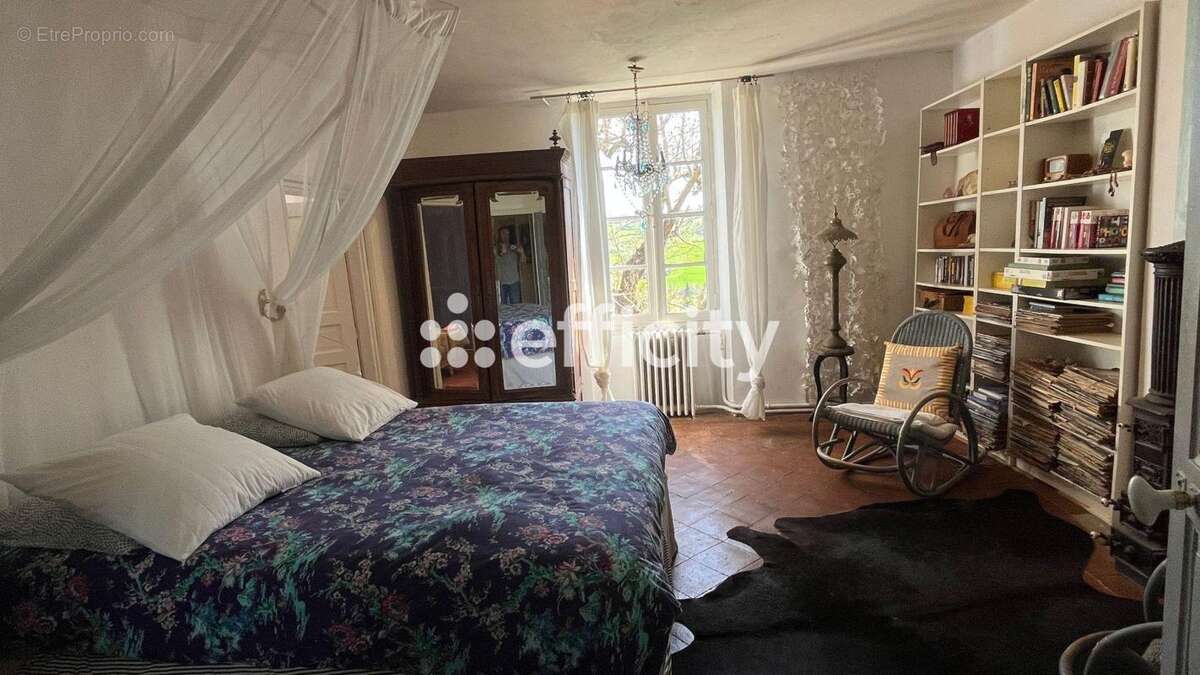 Maison 284 m² à Cordes-Sur-Ciel  - photo 10