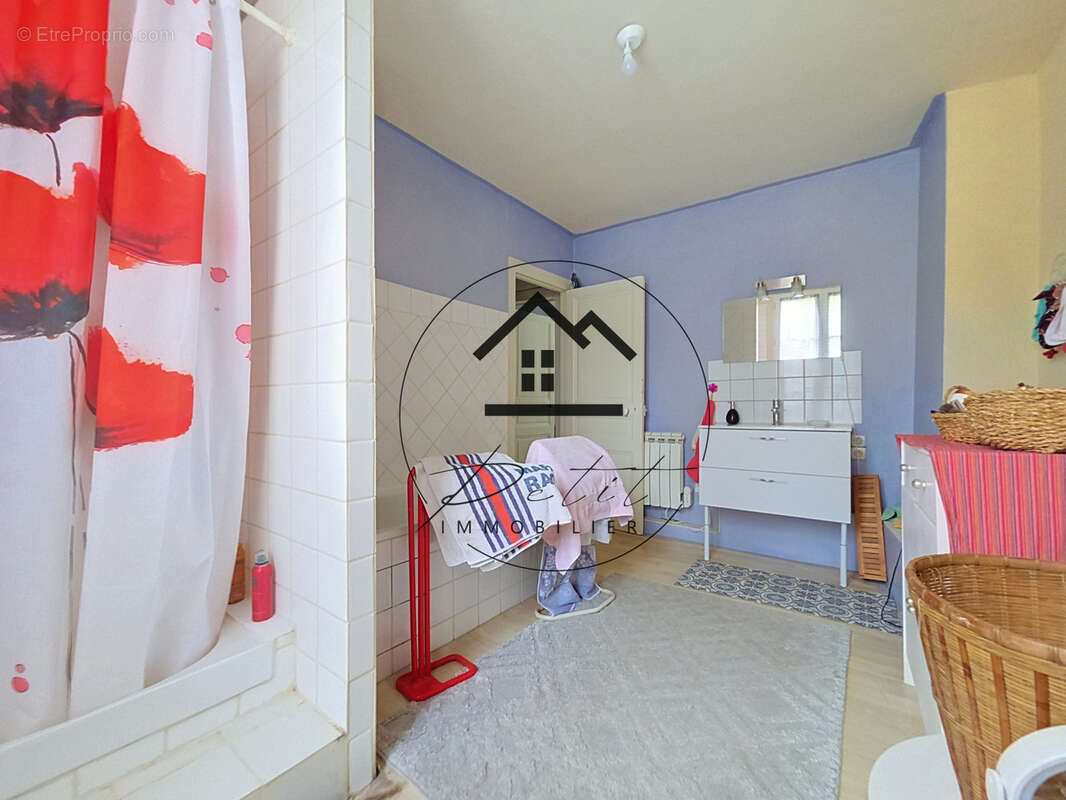 Appartement avec cour privative, parking et cave - photo 7