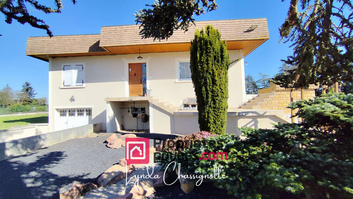 Maison à Riorges - Grand Garage + dépendance - photo 6