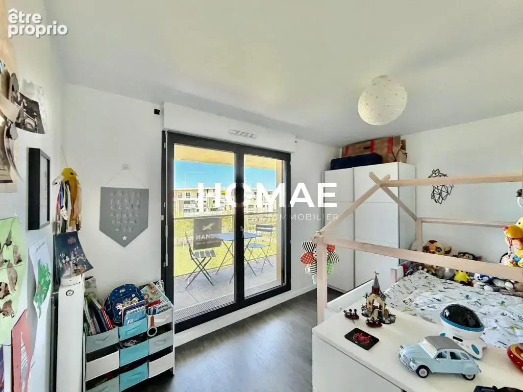 Saint-Cyr-l'École ZAC Renard - T3 traversant 65 m² avec terrasse 20 m², balcon et parking - photo 9