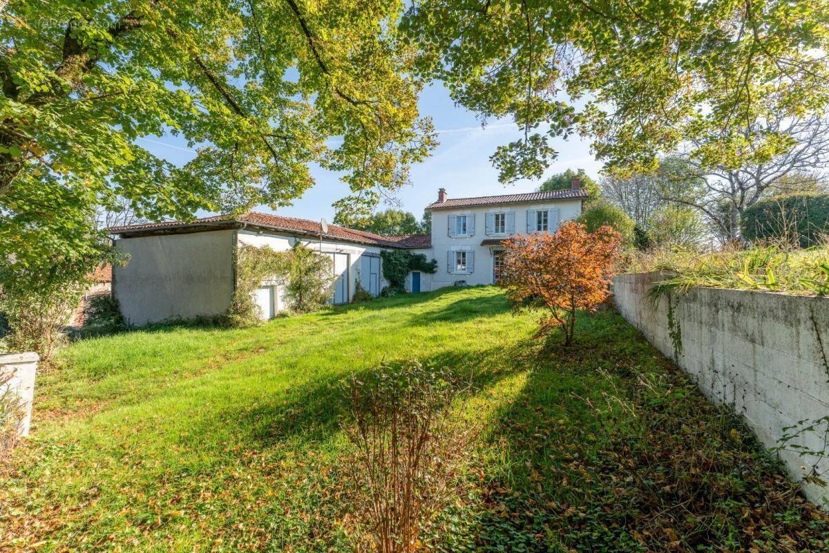 Maison à ROUMAZIERES-LOUBERT