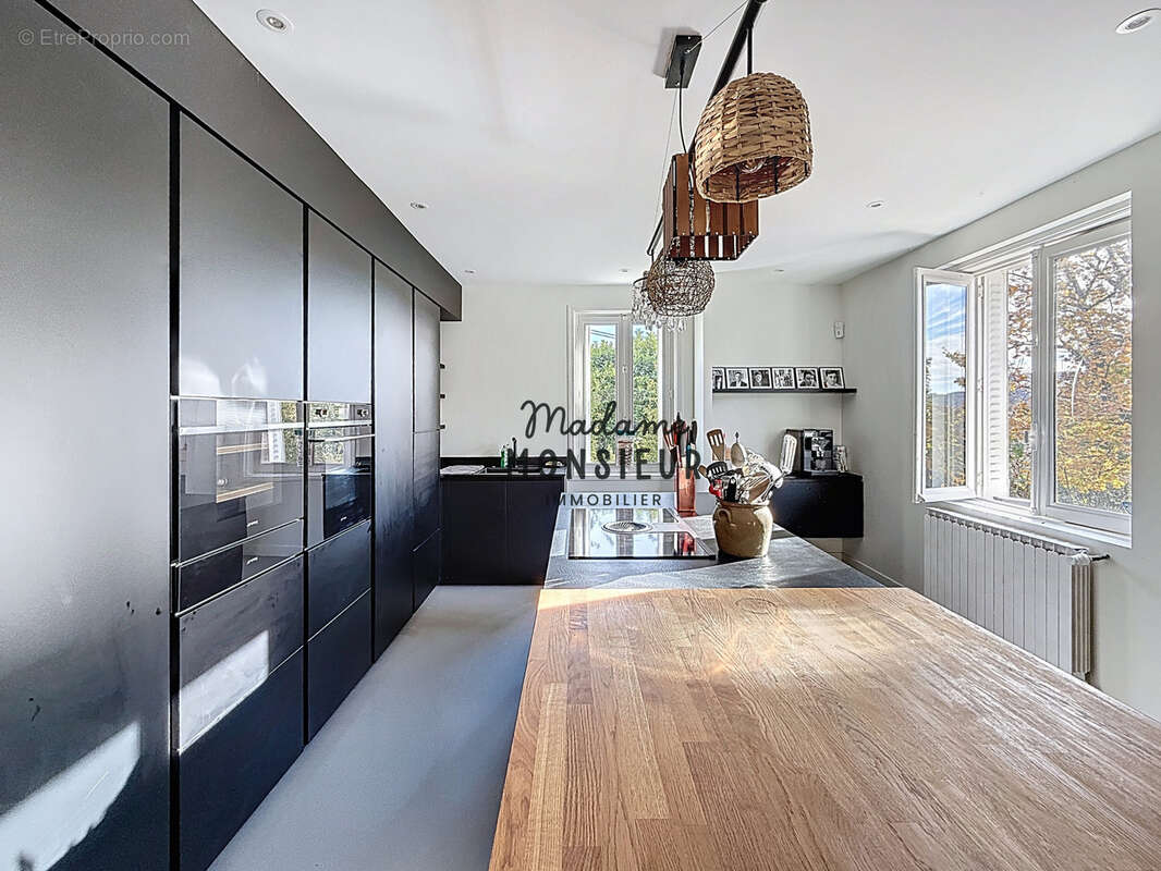 Maison à BOURGOIN-JALLIEU