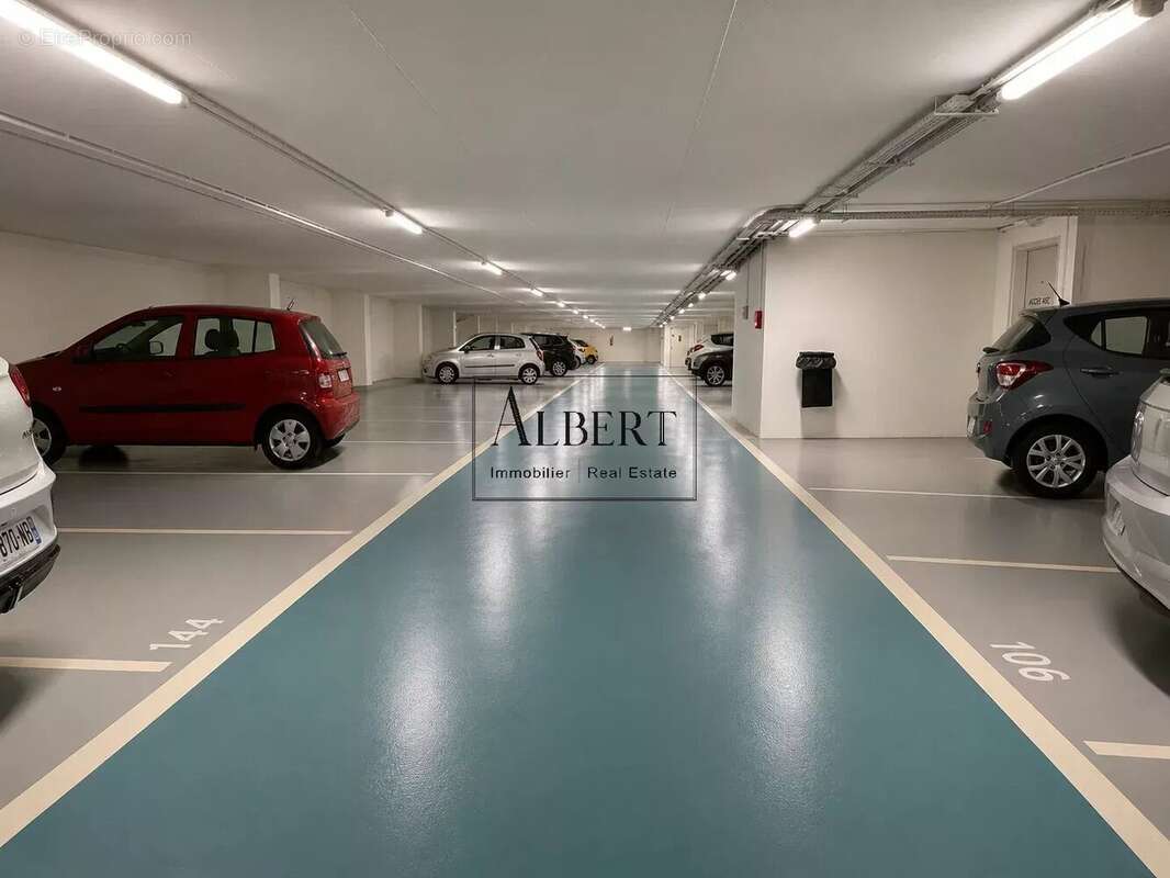 Cannes - rue d'antibes  parking - photo 2