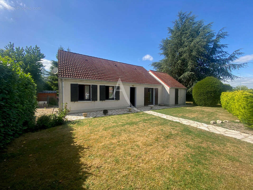 Maison à NEUVILLE-AUX-BOIS