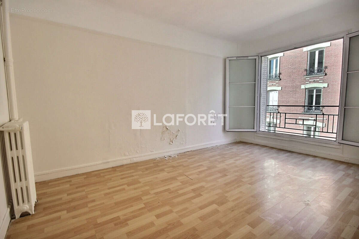 Appartement à LA GARENNE-COLOMBES