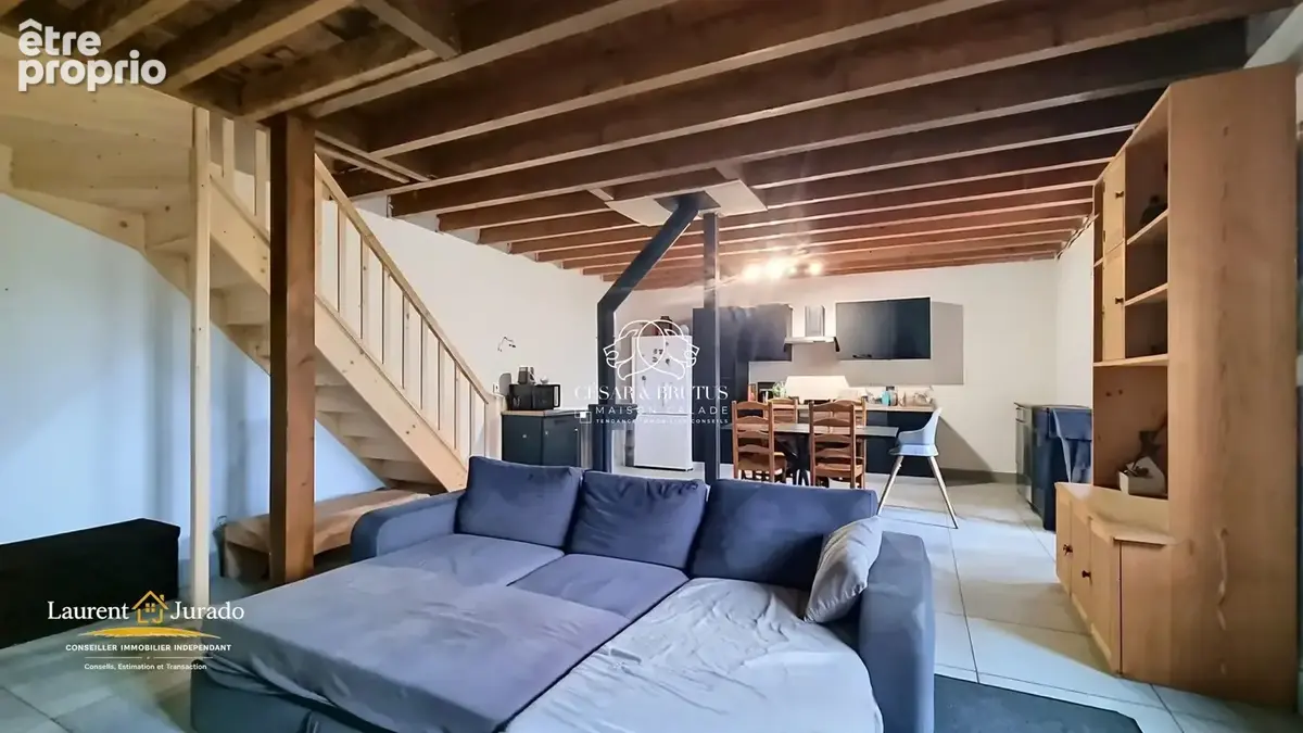 Maison 4 pièces 97 m² à vendre à Saint-Bonnet-Le-Troncy (69870) - photo 3