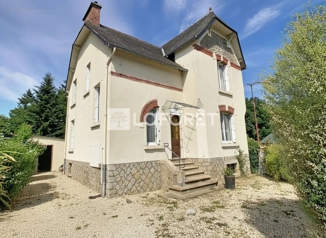 Maison à GUILLIERS