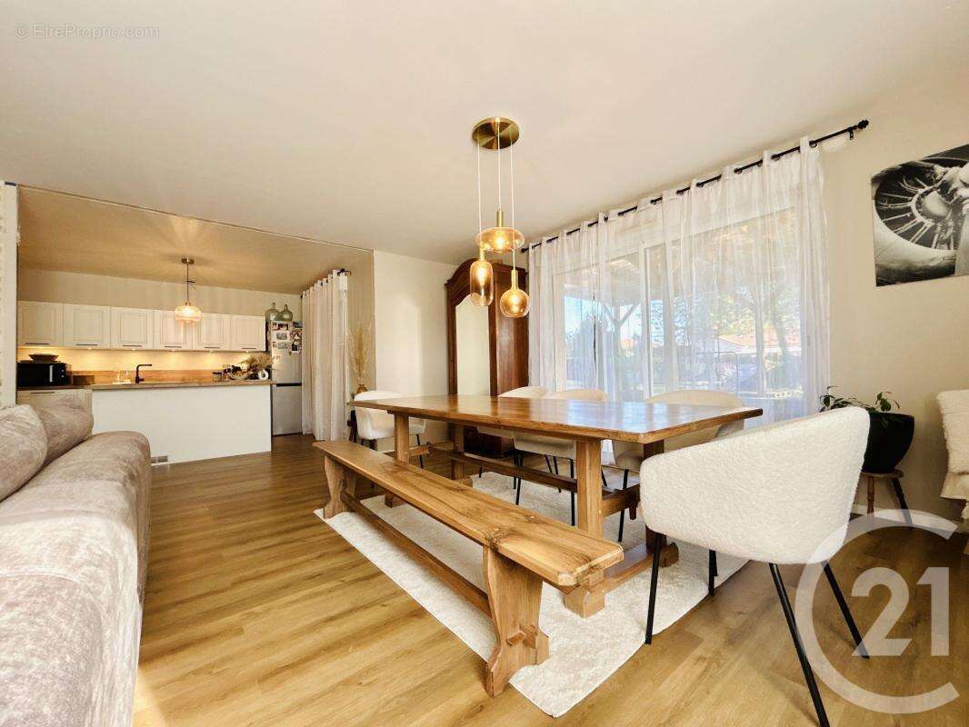 Maison à CONDAT-SUR-VIENNE