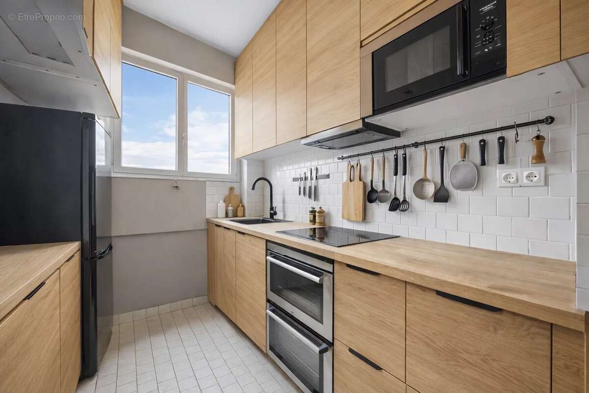 Appartement à NEUILLY-SUR-SEINE
