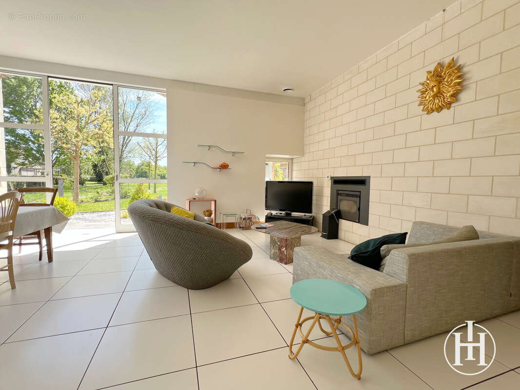 Maison à CHARENTON-DU-CHER