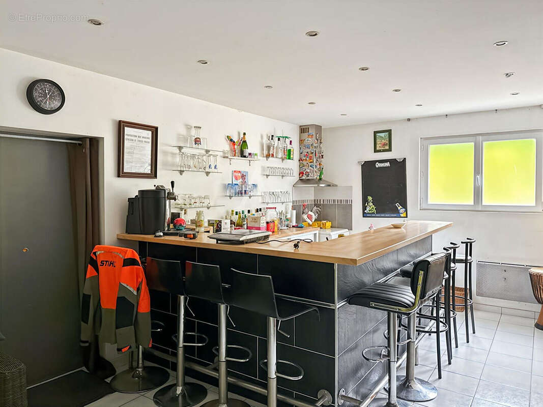 Maison 133m² habitables + 130m² de garages + studio et étang - photo 13