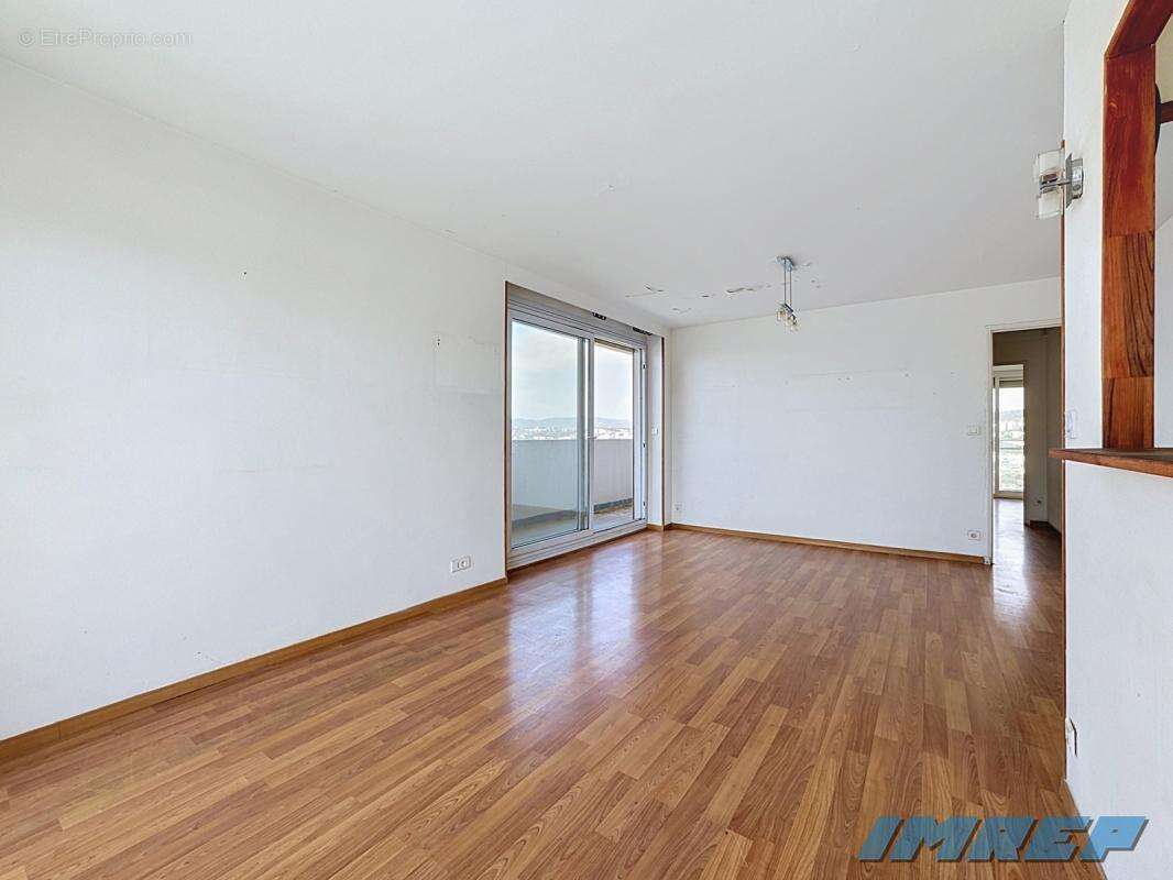 Appartement à MARSEILLE-9E