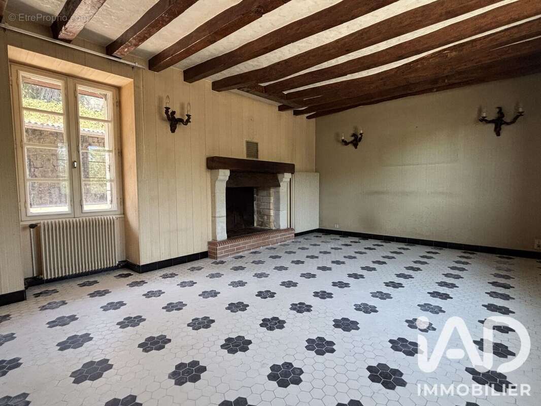 Maison 107 m² à Souzay-Champigny  - photo 8
