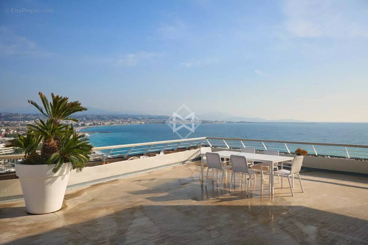 Appartement à VILLENEUVE-LOUBET