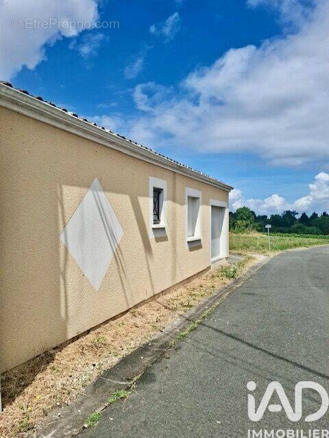 Photo 1 - Maison à ANGLADE