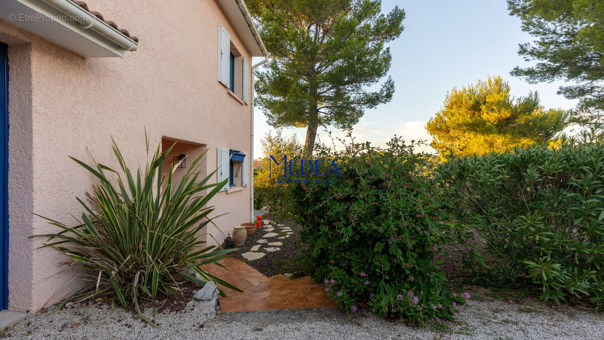 Photo 3 - Maison à ROQUEFORT-LA-BEDOULE