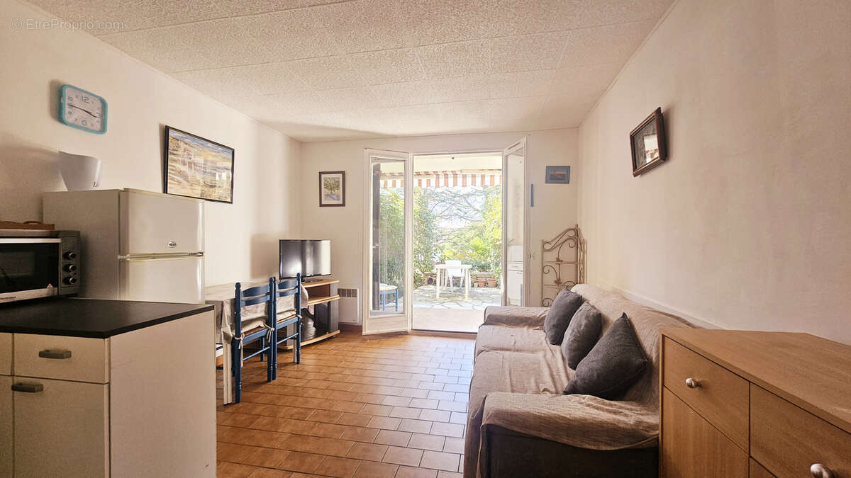 Appartement à SAINT-CYR-SUR-MER