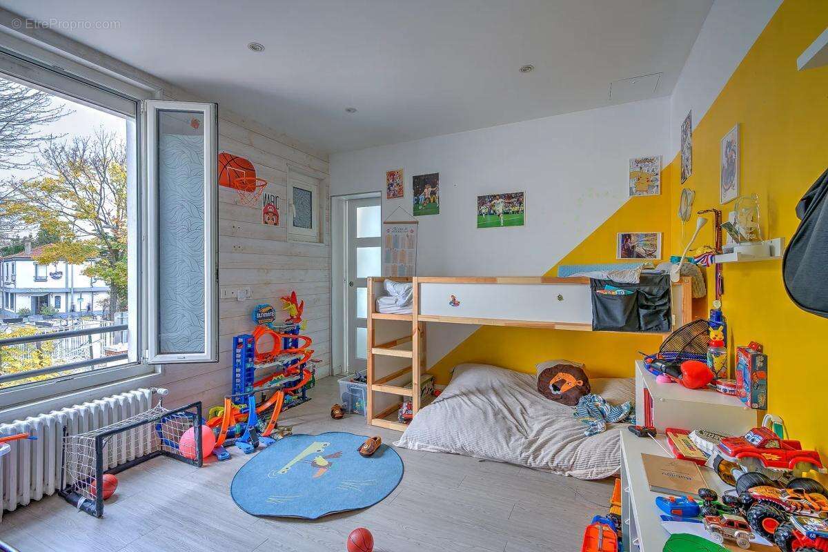 Maison à CHOISY-LE-ROI