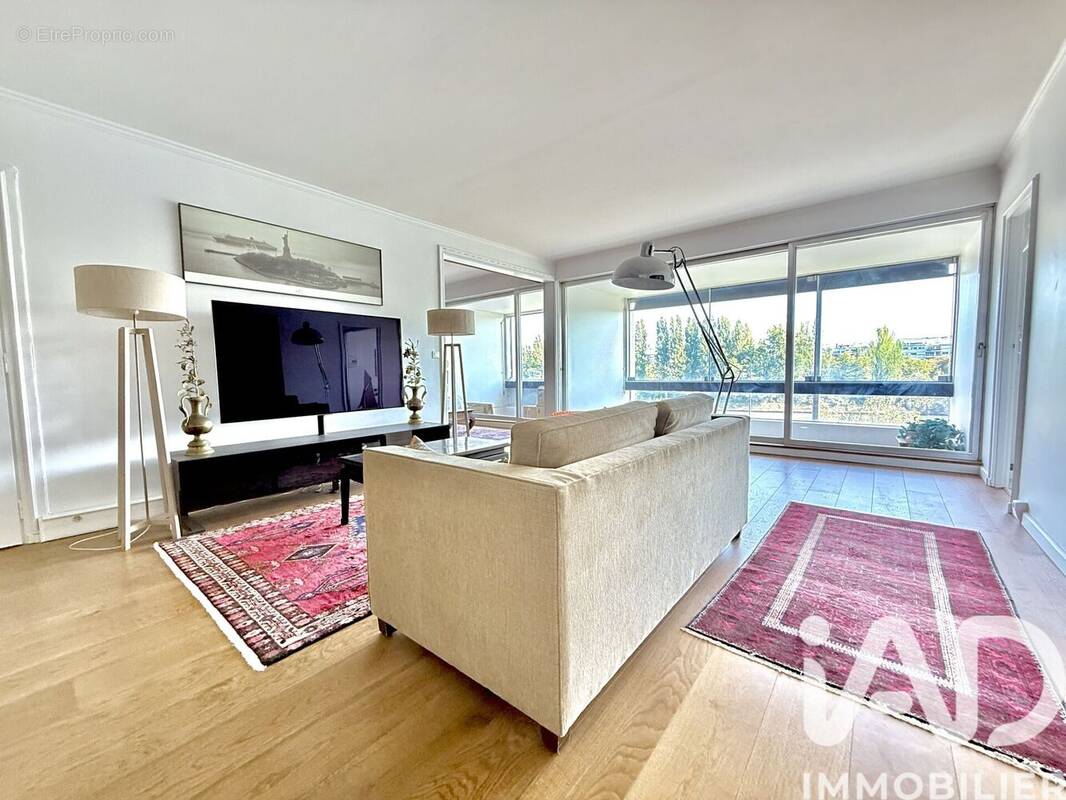 Photo 1 - Appartement à COURBEVOIE