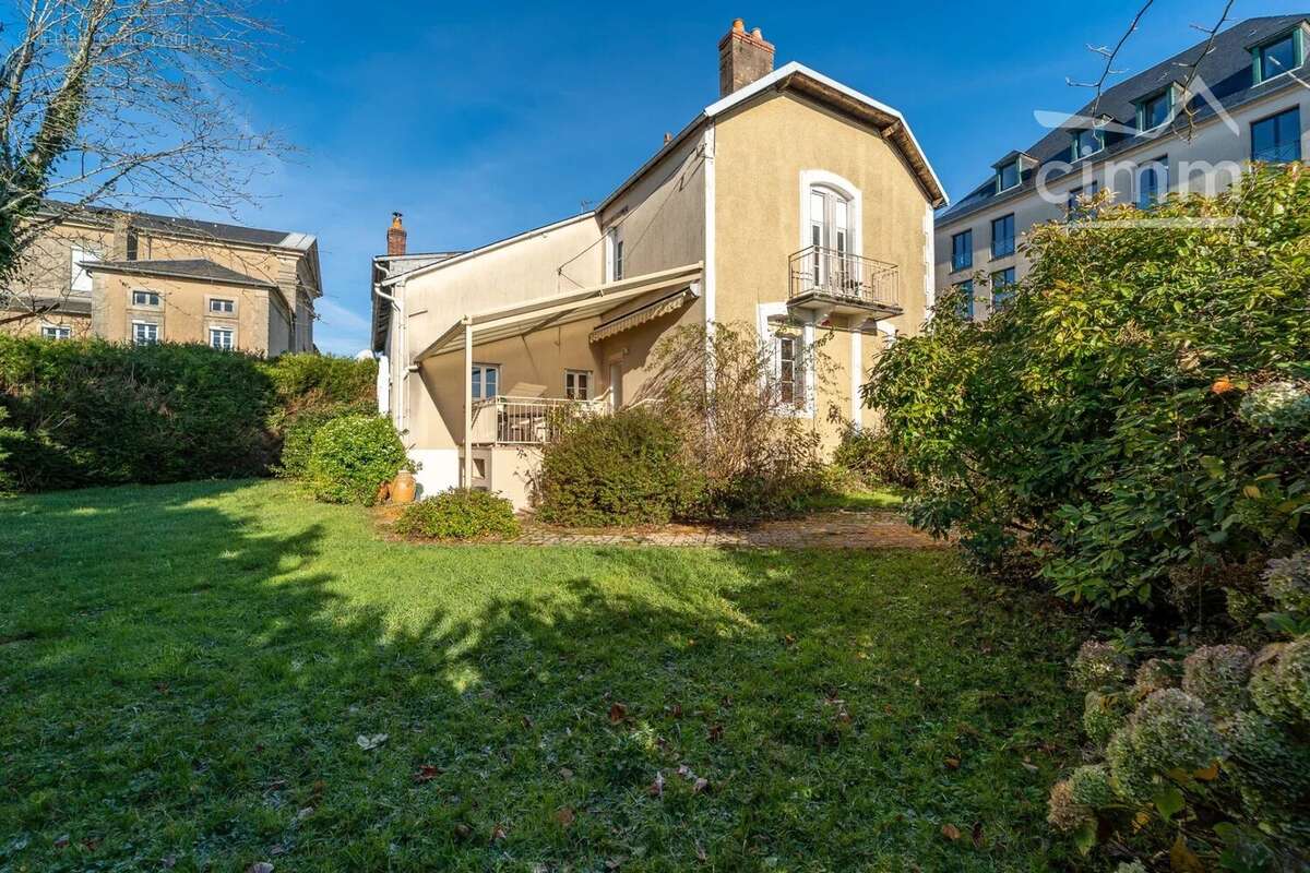 Maison à CHATEAU-CHINON(VILLE)