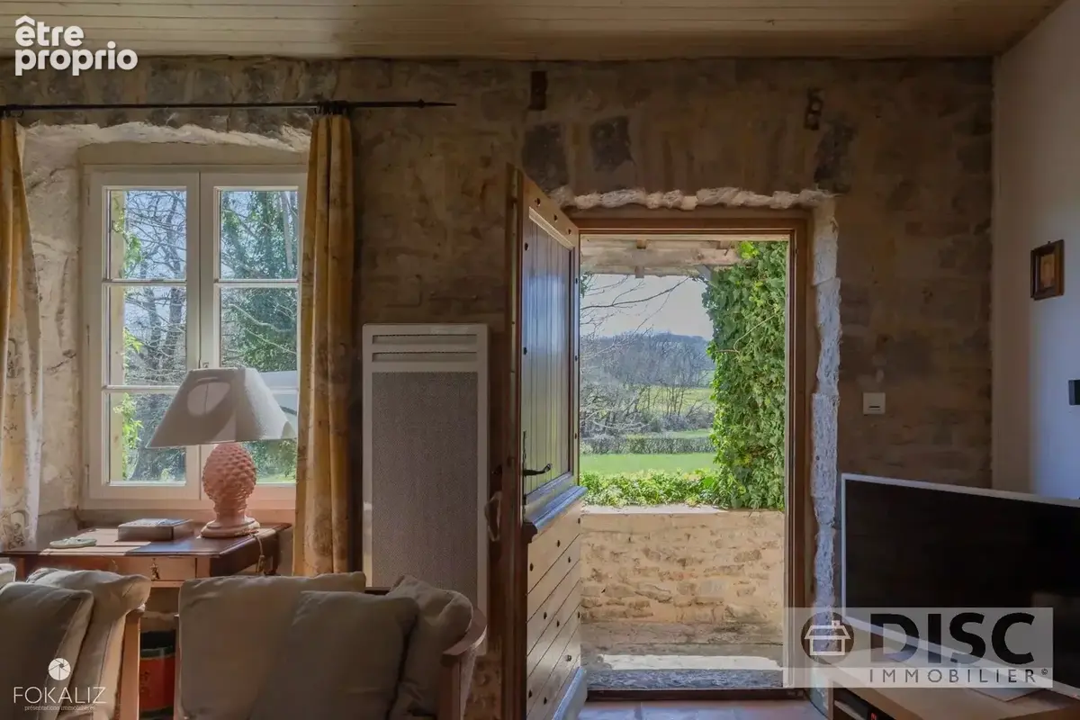 Belle maison avec dépendance, jardin et piscine - photo 12