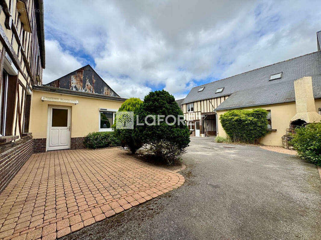 Maison à CREVECOEUR-LE-GRAND