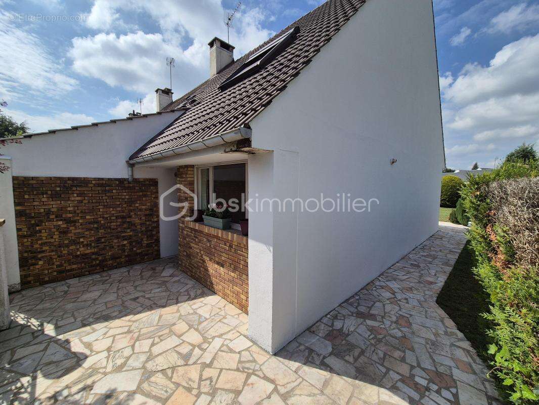Maison à COURCOURONNES