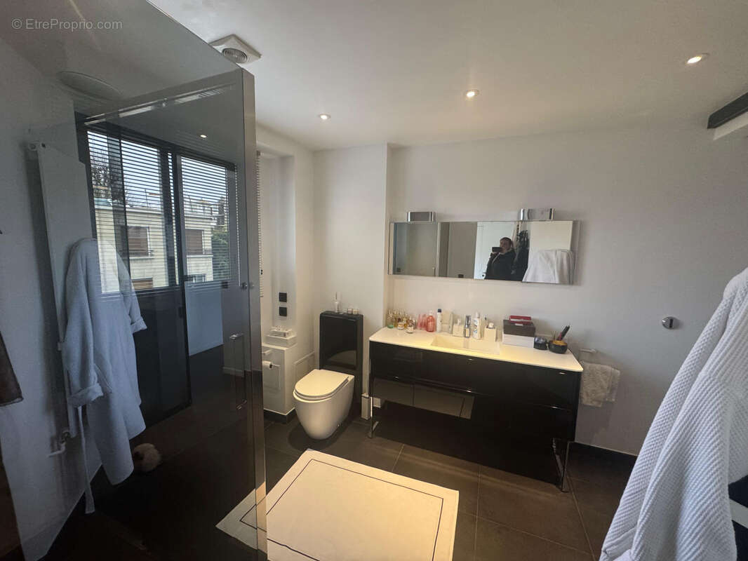 Appartement à NEUILLY-SUR-SEINE