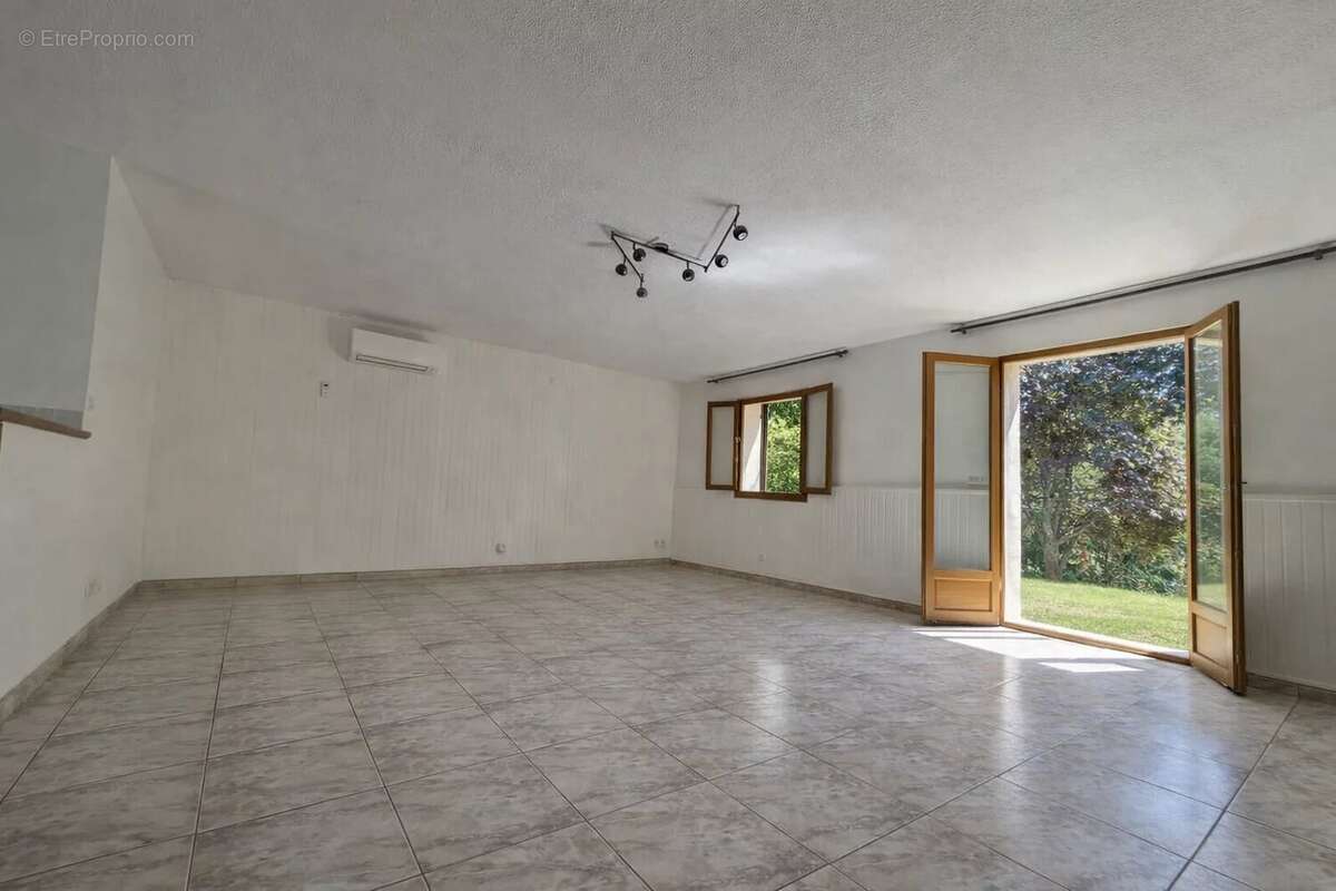 Dremil 6 min - T5 de 113 m² sur 1537 m² de Terrain - photo 3