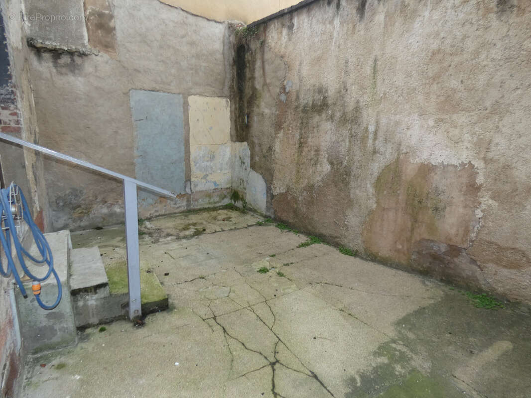 Maison à BRIENON-SUR-ARMANCON