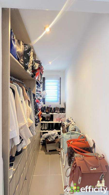 Appartement à MARSEILLE-9E