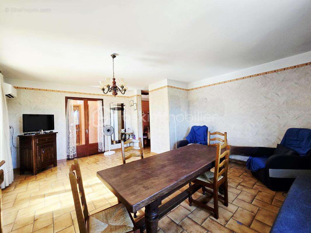 Maison à POUSSAN