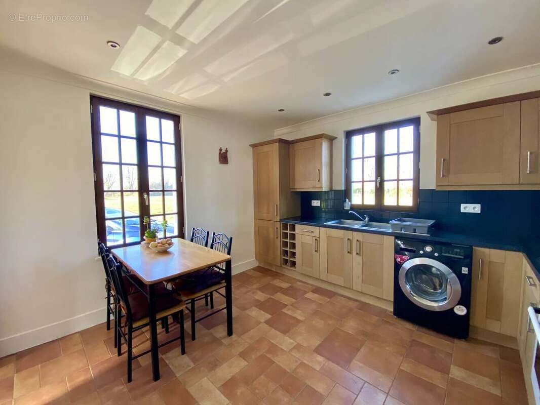 Jolie maison de 3 chambres avec grand jardin - photo 4