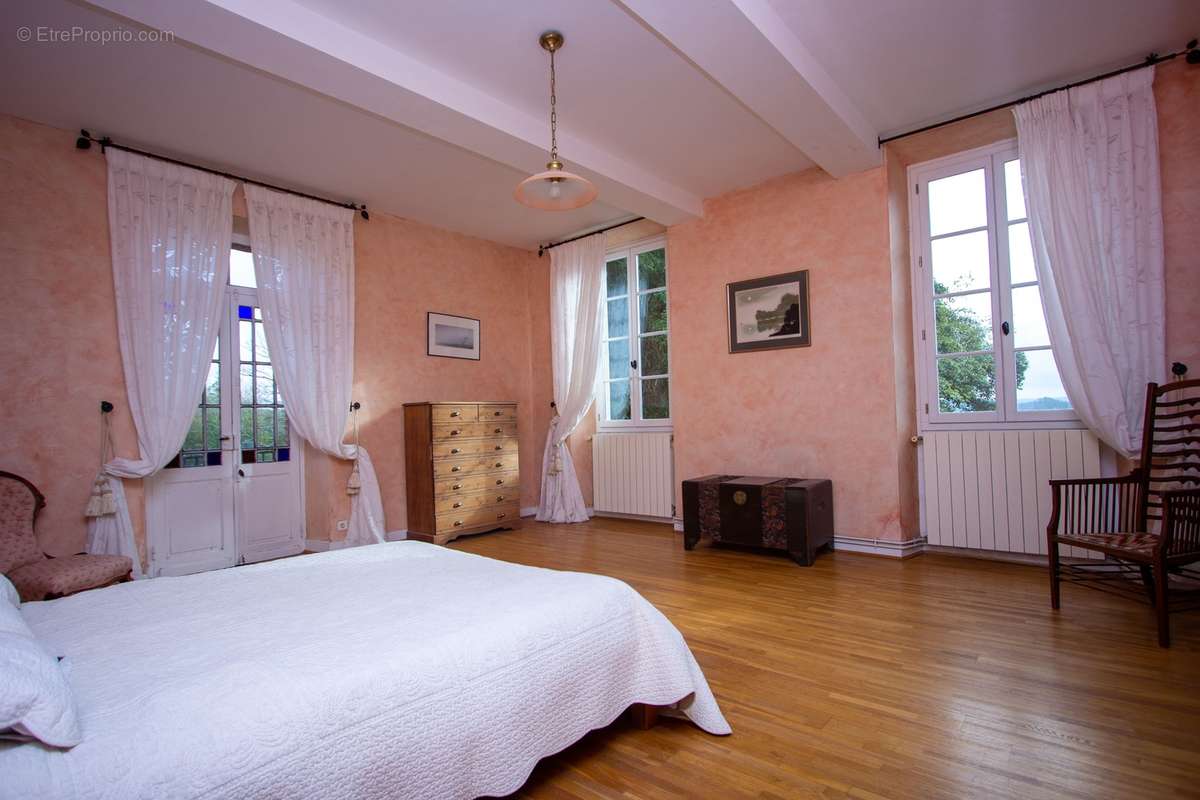 Elégante maison de maître avec potentiel commercial - photo 9