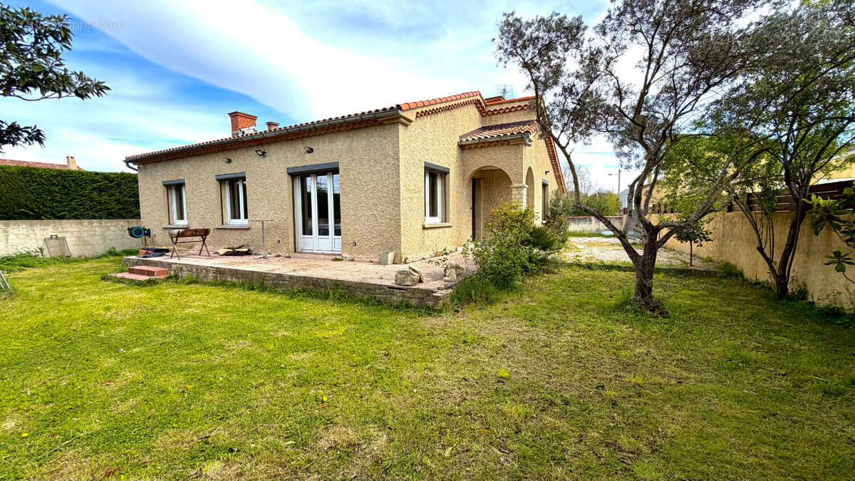 Maison à ENTRAIGUES-SUR-LA-SORGUE