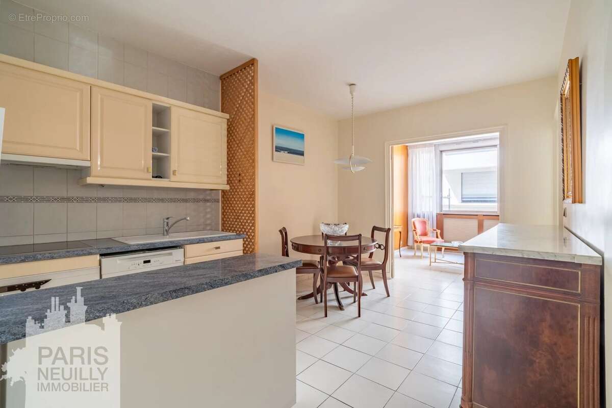 Appartement à PARIS-14E