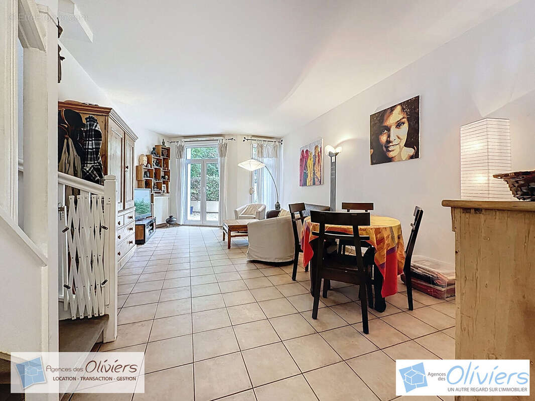 Appartement à VOISINS-LE-BRETONNEUX