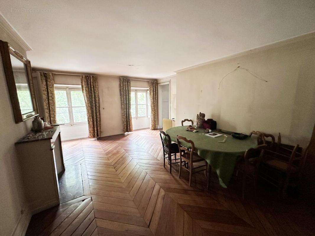 Appartement à VERSAILLES