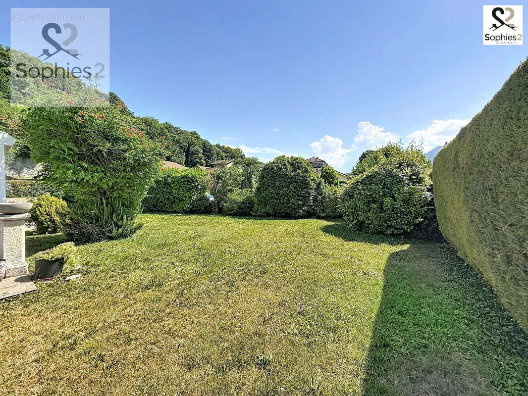 Jardin - Maison à VARCES-ALLIERES-ET-RISSET