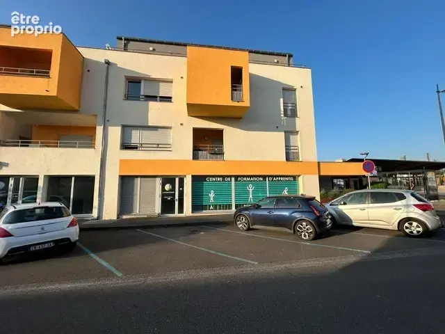 A VENDRE Local commercial - 241m² - BELLEVILLE-EN-BEAUJOLAIS - Face gare - photo 7