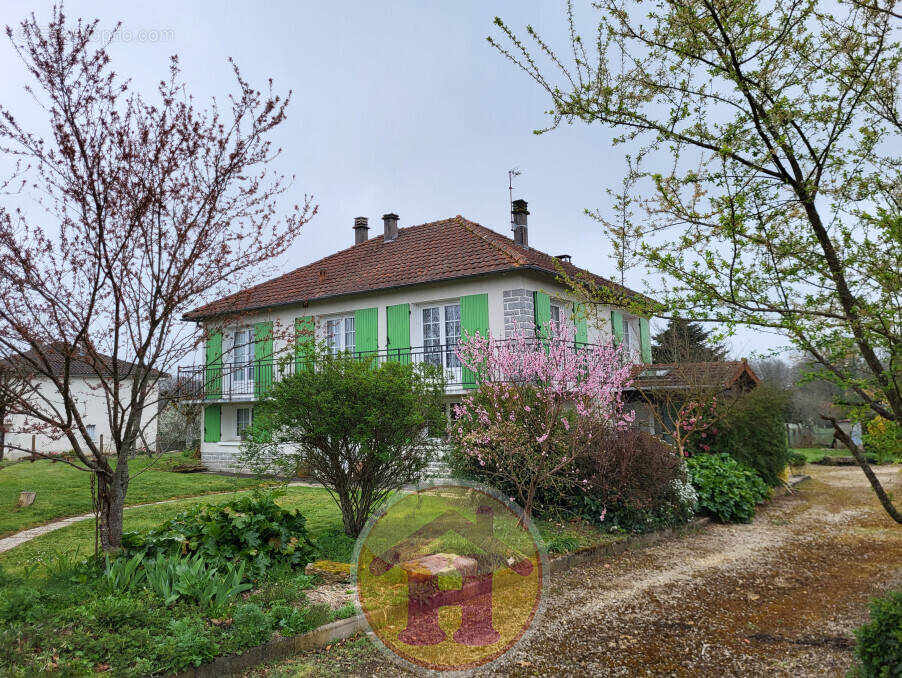 Maison à SAINT-JUNIEN